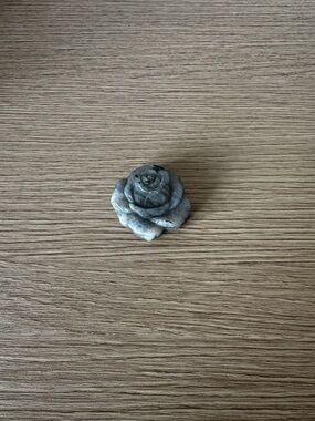 Handcrafted Gray Rose Carved Stone - Elegant Floral Accessory